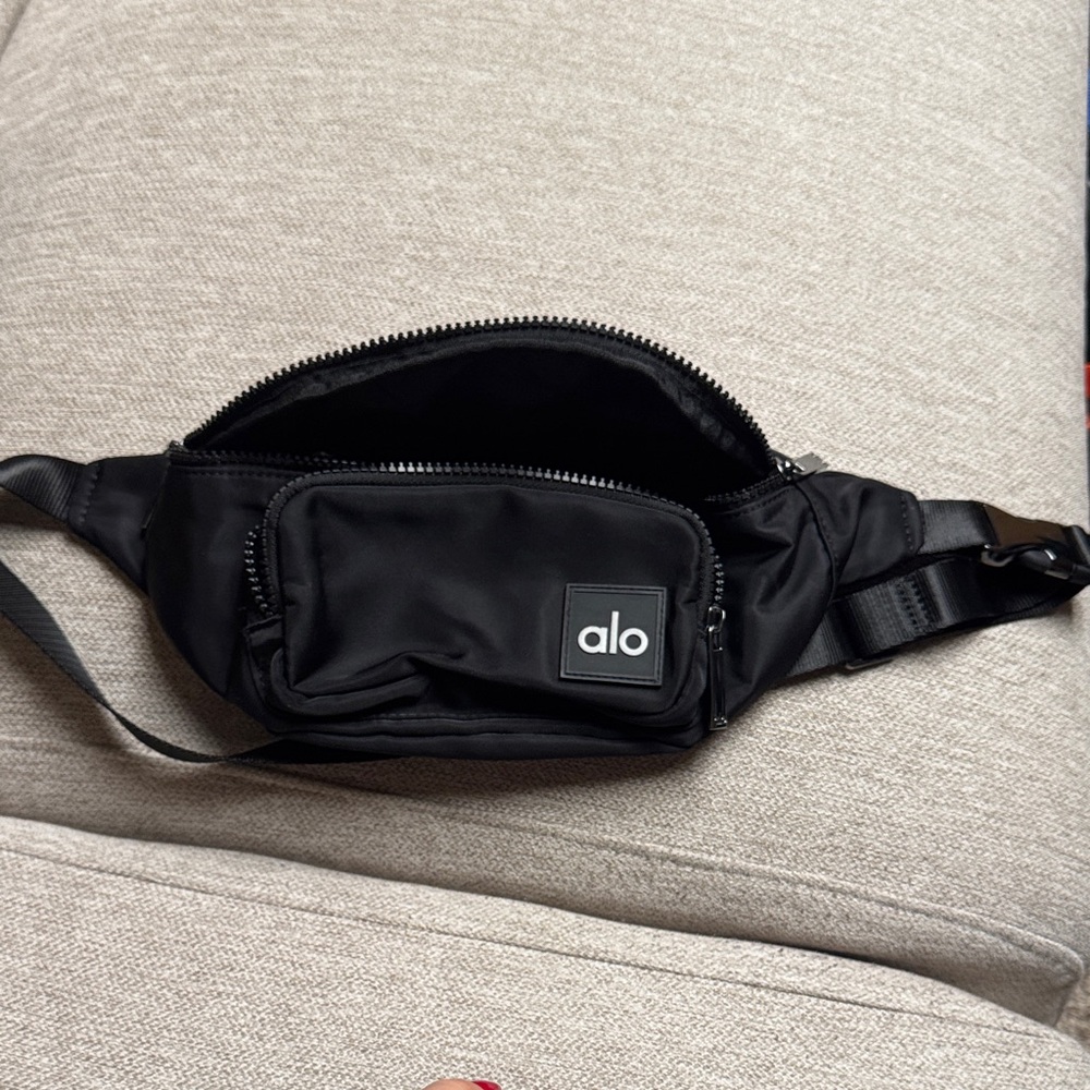 ALO Yoga Black Belt Bag